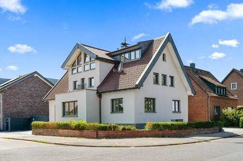 Hausansicht - 2 Zimmer Etagenwohnung zum Kaufen in Frechen