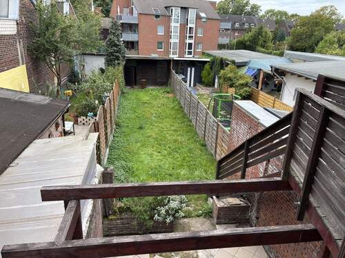 Blick in den Garten - Einfamilienhaus mit 125,00 m² in Krefeld zum Kaufen