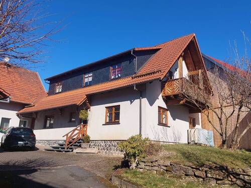 Ansicht Gesamtobjekt - Neuer Kaufpreis !! Schöne 2-Zimmer-ETW mit Balkon + Gartenanteil in Hilders-Simmerhausen