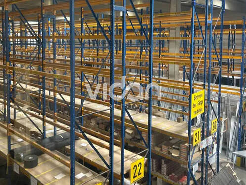 Regale - Halle zur Miete in Köln