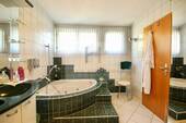 Obergeschoss I Badezimmer - 