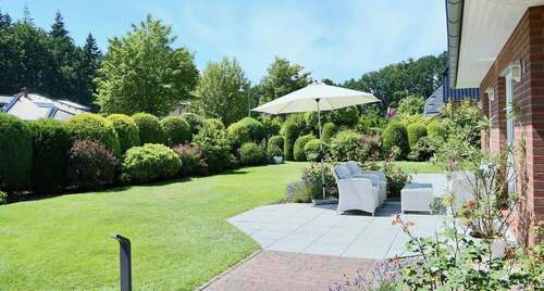 Südseite mit Terrasse - 