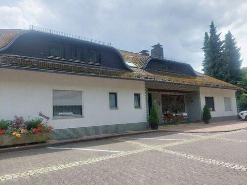 Haupthaus mit Betreiberwohnung - 