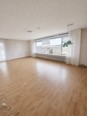 Zimmer - Helles Einfamilienhaus mit großem Balkon, offenem Kamin und traumhafter Aussicht