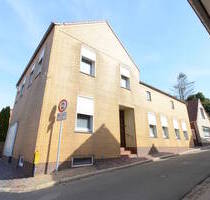 -Provisionsfrei- Großes modernisiertes Einfamilienhaus im Herzen von Meldorf