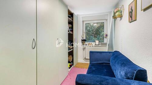 W2 1. OG Ankleidezimmer 1 - 