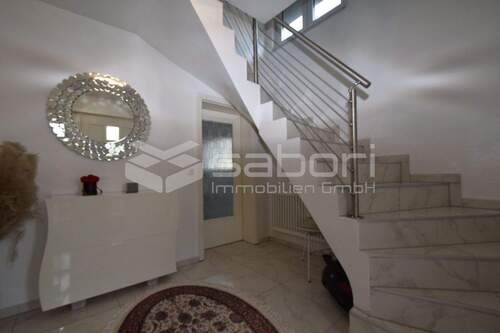 Flur Eingang - Einfamilienhaus mit 170,00 m&sup2; in Hamburg zum Kaufen