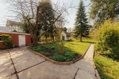 Garten mit Garagenzugang - 