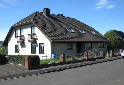 Haus von Osten - Großzügiges Einfamilienhaus mit Einliegerwohnung