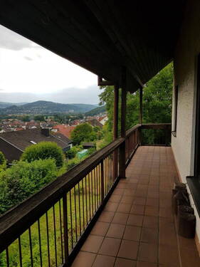 Überdachter Südbalkon - 
