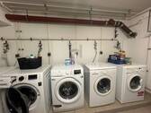 Garage und Stellplatz - 