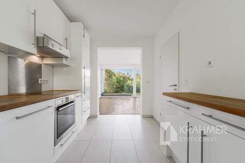 Küche mit Einbauküche - 