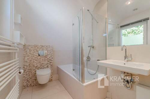 Badezimmer OG - Doppelhaushälfte mit 98,00 m&sup2; in Meerbusch / Langstkierst zum Kaufen