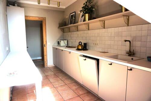 Küche mit EBK - 6 Zimmer Etagenwohnung in Pforzheim