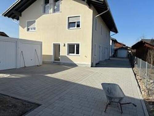 Bild 1 - Doppelhaus - 2.000,00&nbsp;EUR Kaltmiete, ca.&nbsp; 138,00&nbsp;m&sup2;&nbsp;Wohnfl&auml;che