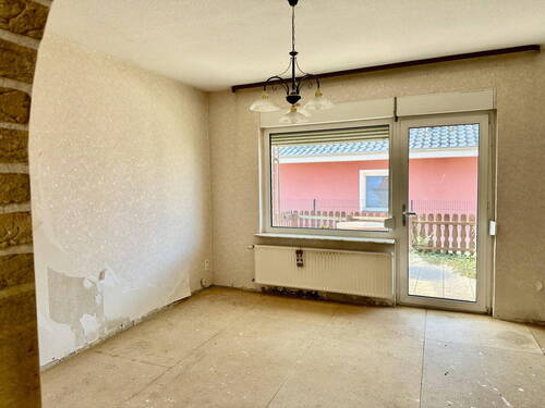 Wohnzimmer mit Terassentür - 