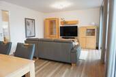Wohn-/Esszimmer - 