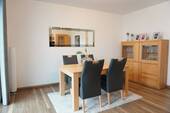 Wohn-/Esszimmer - 