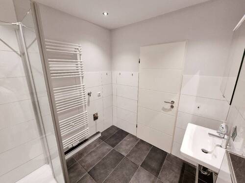 ...und Waschmaschinenstellplatz - 