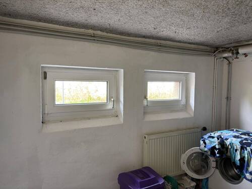 Waschraum mit Fenster - 