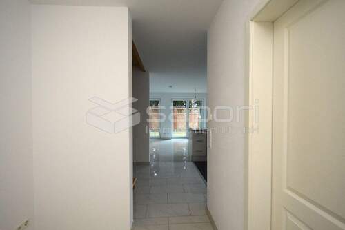 Eingangsbereich - 5 Zimmer Reihenmittelhaus zum Kaufen in Hamburg