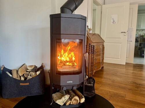 Neuer Kaminofen schafft viel Wärme und Wohlgefühl - 6 Zimmer Einfamilienhaus zum Kaufen in Osnabrück