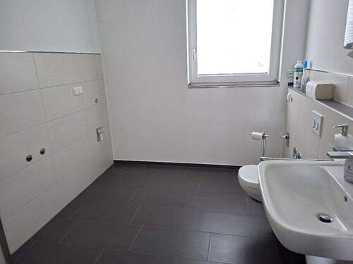 Anschlüsse für Wanne möglich - 