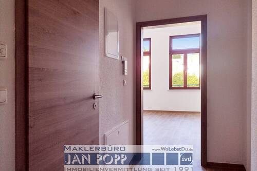 In der Wohnungstür - 