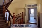 Treppenhaus-Wohnung - 