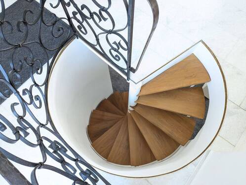 Wendeltreppe ins UG - 