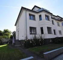 Beliebte Wohnlage - geräumige 3-Zimmerwohnung mit Balkon und EBK - Schwerin Weststadt