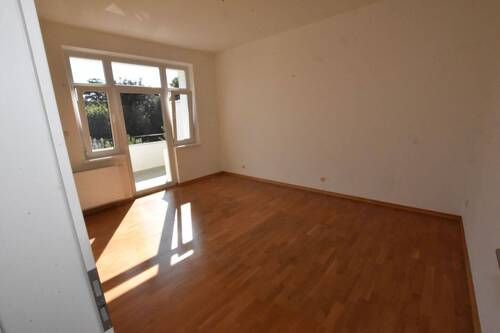 Balkonzimmer zum Hof - 3 Zimmer Etagenwohnung zur Miete in Schwerin