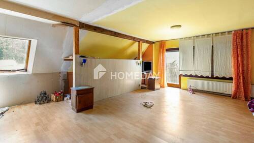 1. OG Schlafzimmer 1 - 
