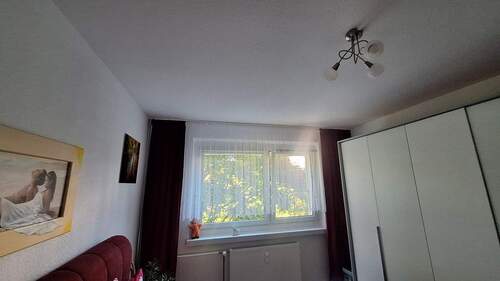 Vorhänge Schlafzimmer (VB) - Nachmieter gesucht: 1. Stock, Bad mit Dusche!