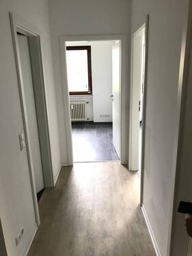 Flur.jpg - 3 Zimmer Etagenwohnung zum Kaufen in Würzburg
