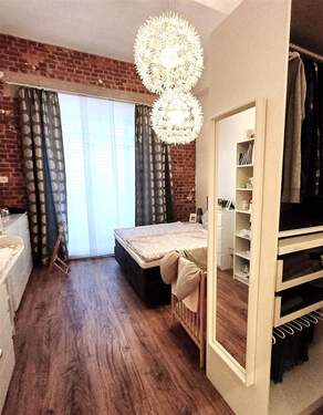 Gr. Schlafzimmer. Ankleideraum möglich. - 