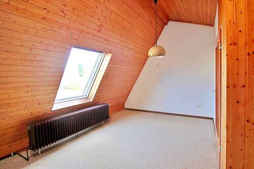 Dachgeschosszimmer seite rechts - 