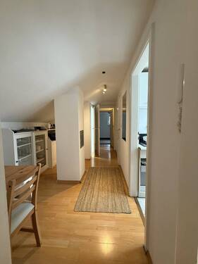Flur 3.OG - 9 Zimmer Mehrfamilienhaus, Wohnhaus zum Kaufen in Waiblingen
