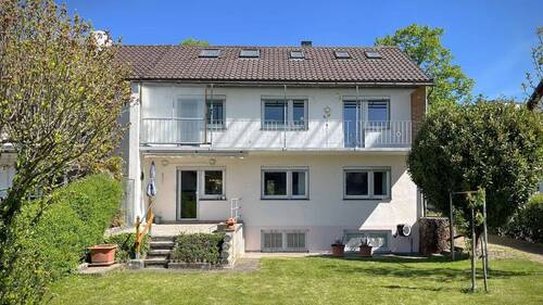 Bild 1 - Zweifamilienhaus mit großem Grundstück und viel Potenzial
