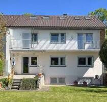 Zweifamilienhaus mit großem Grundstück und viel Potenzial - Freiburg i. Br. / Haslach