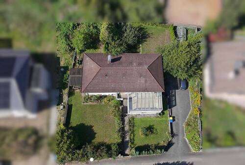 Luftbild - Gesamtes Grundstück - 3 Zimmer Einfamilienhaus zum Kaufen in Igensdorf / Unterlindelbach