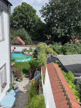 GARTEN IM SOMMER - 