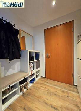 Eingangsbereich /Flur - 4 Zimmer Etagenwohnung zur Miete in Reutlingen