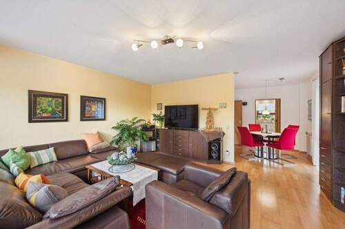 Ess- und Wohnbereich inkl. Terrassen- und Gartenzugang - 