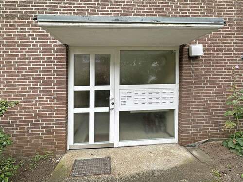 Hauseingang - Etagenwohnung mit 72,00 m² in Hamburg zum Kaufen