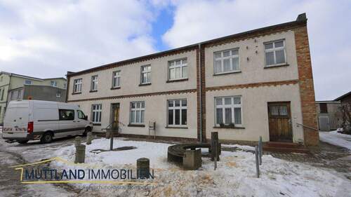 Haupthaus mit Anbau rechts - 