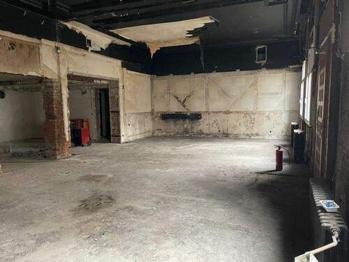 Innenansicht z.Z. entkernt - Halle in Baden-Baden zur Miete