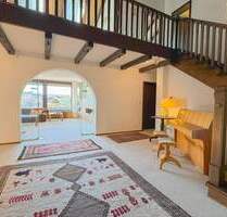 Sofort bezugsfreies, großzügiges Einfamilienhaus mit Fernblick, Schwimmbad und Einliegerwohnung - Eisingen