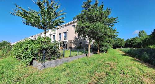 Panorama - Haus Südostseite - Charmantes Stadthaus am Seerosenpark in Bremen Oberneuland - provisonsfrei!