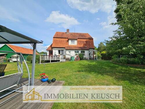 Gartenansicht - Großes Haus und Grundstück in ruhiger Lage, großer Schuppen-Garage-Carport TOP in Preis&Leistung